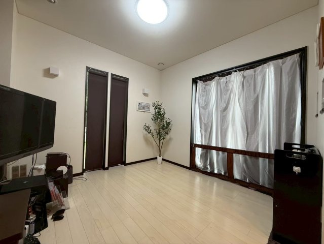 旭市南堀之内　中古戸建B棟の居間・リビング