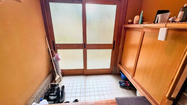 旭市南堀之内　中古戸建A棟の玄関