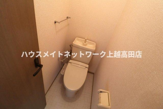 ヴィラ･ベルデベル Ａのトイレ|温水洗浄便座