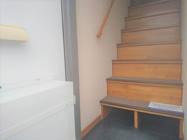 レオパレスＫ．グランスペランザの玄関