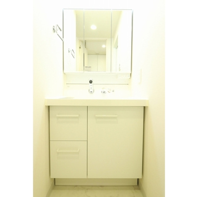 【洗面所】コンフォリア神楽坂ＤＥＵＸ