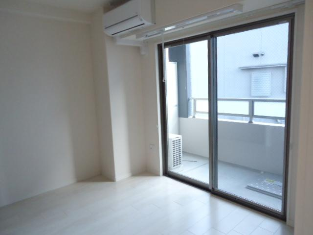 アルストロメリアの居間・リビング|リビング