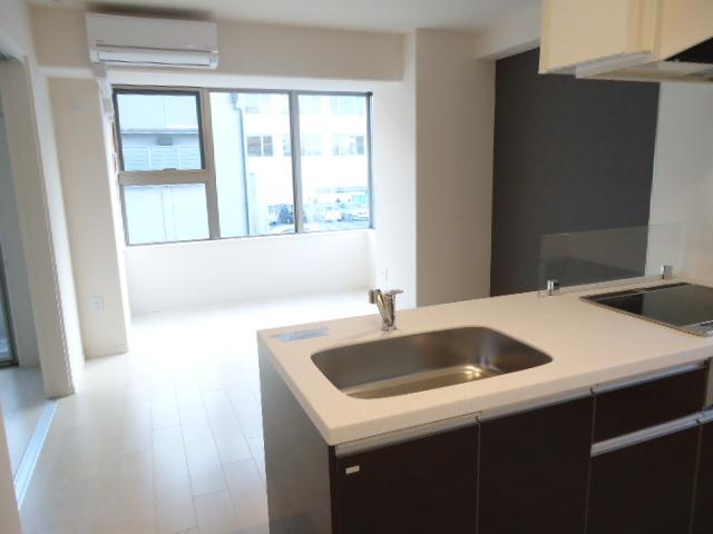 アルストロメリアの居間・リビング|リビング