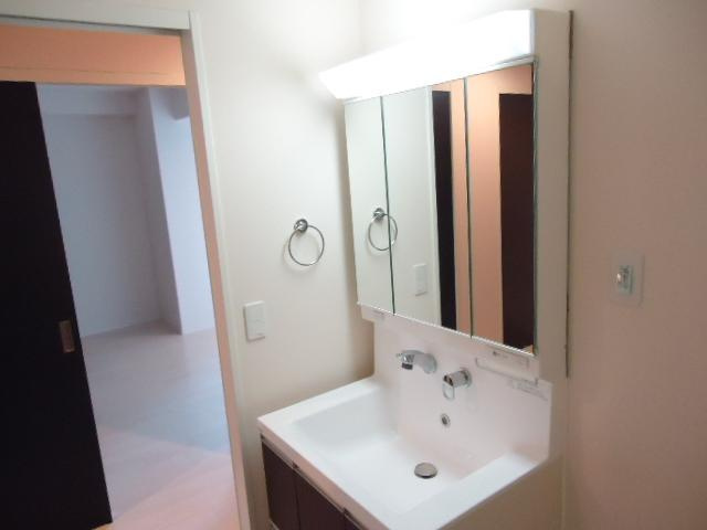 アルストロメリアの洗面所|洗面