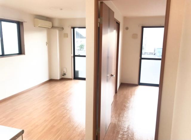 Ｌａ　ｆｒｏｎｔｅｒａの居間・リビング|室内