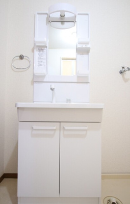 6帖　洋室（清掃前）