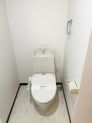 洗浄機能付便座が設備です。