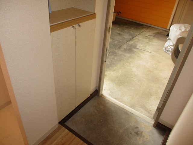 グリーンハイツ1号館の玄関