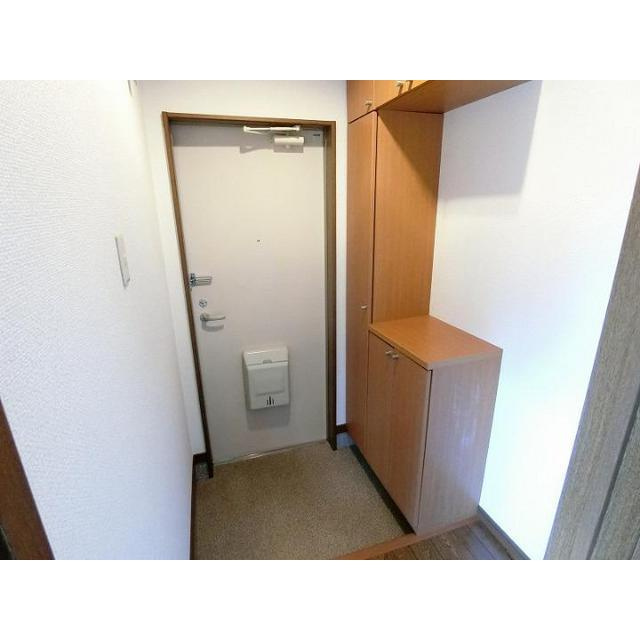 シャルマンハウス(岐南町)の玄関