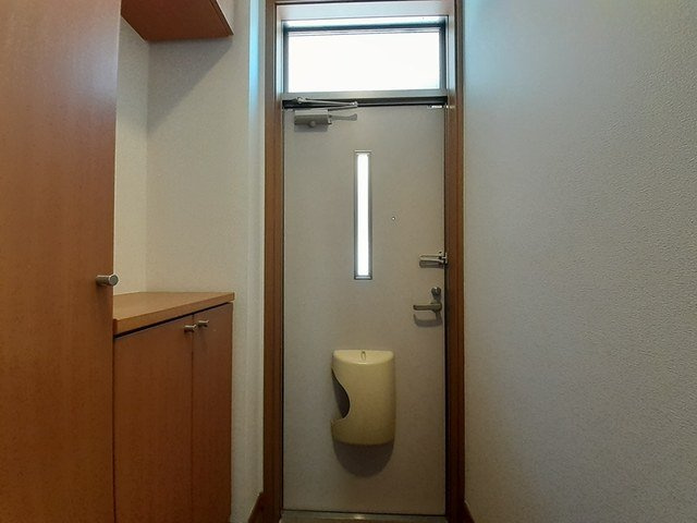 ドムスサンセールⅢＡの玄関|落ち着いた玄関です