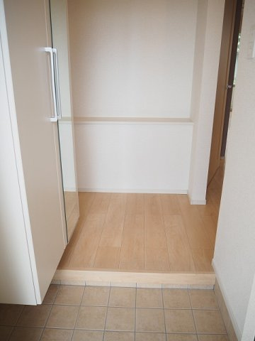 アロマ・フォーレⅤ　Ａの玄関|ゆったりとした玄関です