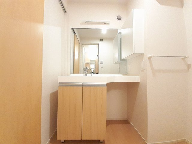 ルピナスの洗面所|コンパクトで使いやすい洗面所