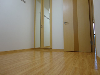 【内装】 | ル・シエル・ブル篠山 | 洋室(姿鏡付きＣＬ)