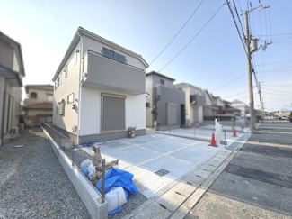 【前面道路含む現地写真】