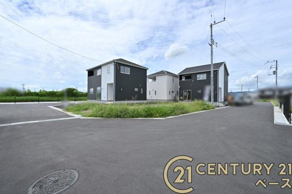 クレイドルガーデン杏町 ８号棟 ／新築一戸建の前面道路含む現地写真|■現地撮影写真■コンビニなど商業施設が徒歩圏内に近接しています。