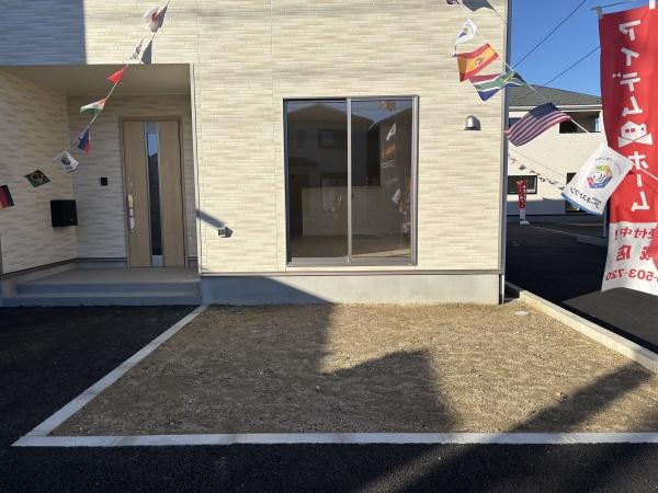 碧南市松江町第2　全4棟・1号棟の庭|ウッドデッキやBBQ。想像が膨らむお庭