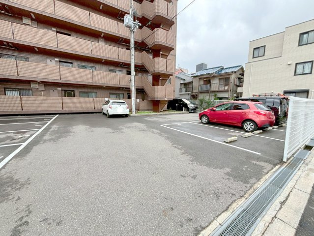 久光マンションの駐車場
