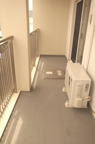 ルミークアン本郷のバルコニー