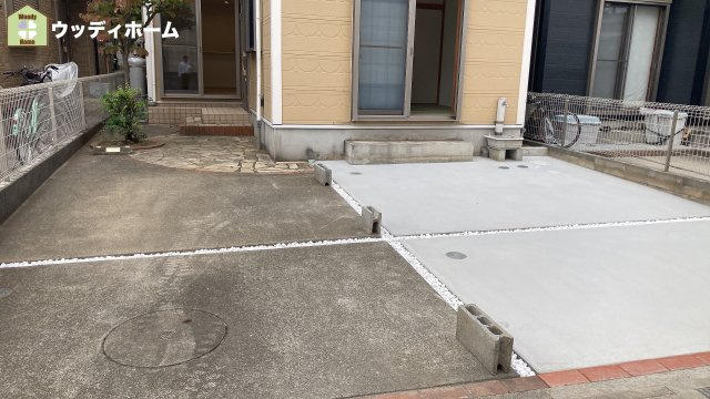 草加市北谷2丁目　中古一戸建ての駐車場