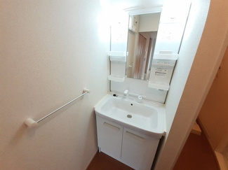【洗面所】 | アイランドヒルズ摩利山 | スペースが確保できる洗面所です