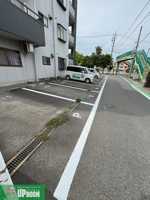 アドバンスオーシャン102の駐車場