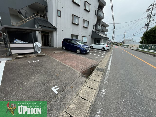 アドバンスオーシャン102の駐車場