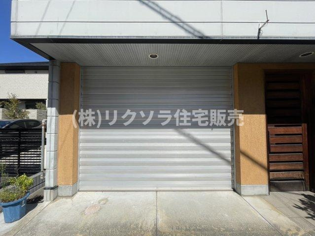 高柳4丁目　中古一戸建ての駐車場|インナーガレージ
■物件内覧・資金計画相談・住宅ローン相談、リフォーム相談、お問合せ受付中■
※当日・翌日のご内覧、ご相談はお電話でのお問合せがスムーズです！