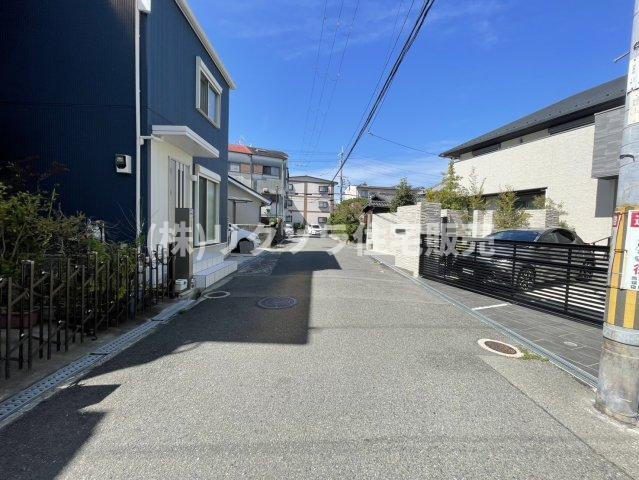 高柳4丁目　中古一戸建ての前面道路含む現地写真|接道　南側　幅員4.0ｍ
■物件内覧・資金計画相談・住宅ローン相談、リフォーム相談、お問合せ受付中■
※当日・翌日のご内覧、ご相談はお電話でのお問合せがスムーズです！