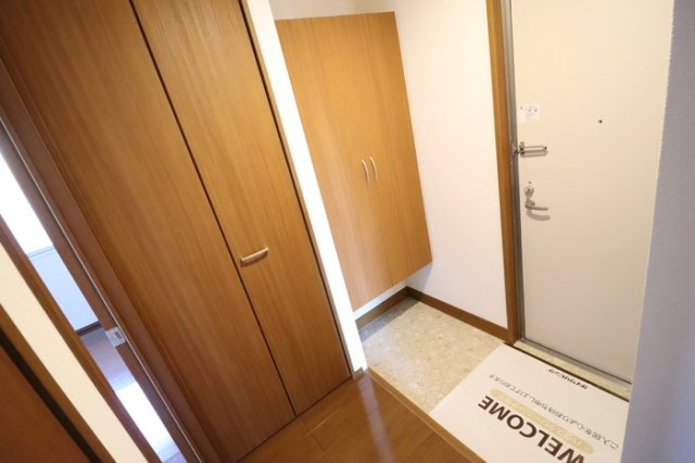 スカイパレットBの玄関