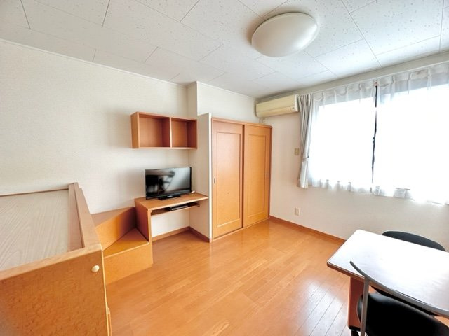 レオパレスＣｏｍｆｏｒｔ　煌の居間・リビング|ゆったりとしたリビングです