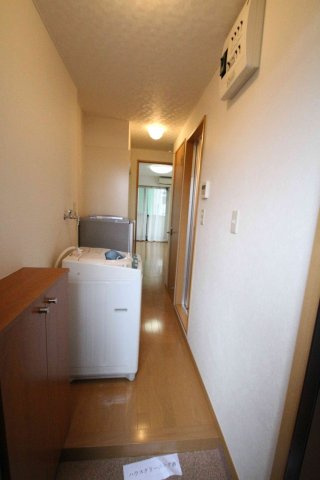 クレセントヴィラの玄関|参考イメージ写真。