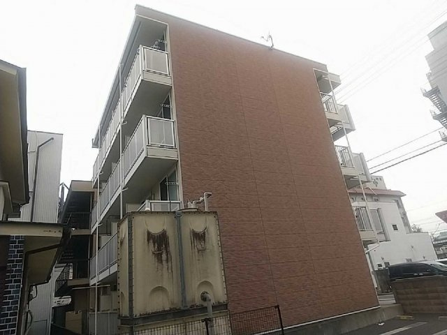 レオパレス彩の外観|おしゃれな外観です