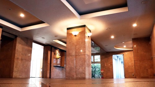 エバーライフネアシティ久留米弐番館のエントランス|エントランスが広いのも特徴です。