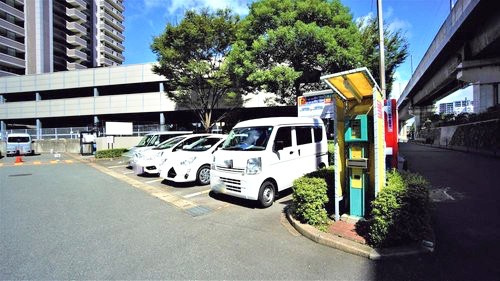 エバーライフネアシティ久留米弐番館の駐車場|ご親族・ご友人の方が来られた際には敷地内のコインパーキングをご利用いただけます。