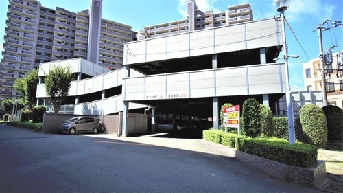 エバーライフネアシティ久留米弐番館の駐車場|機械式ではなく自走式の駐車場になりますのでストレスなくご利用できます。