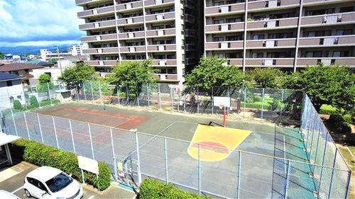 エバーライフネアシティ久留米弐番館のその他共用部分|バスケットコートもございます。