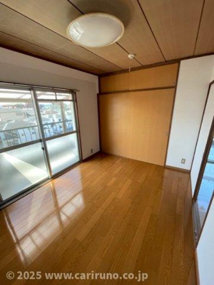 【居間・リビング】 | ペアーパレス | ゆったりとした居間です