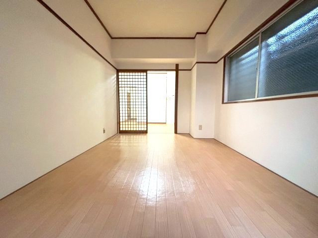 丸正ハイツの洋室