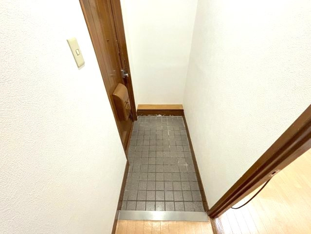 丸正ハイツの玄関