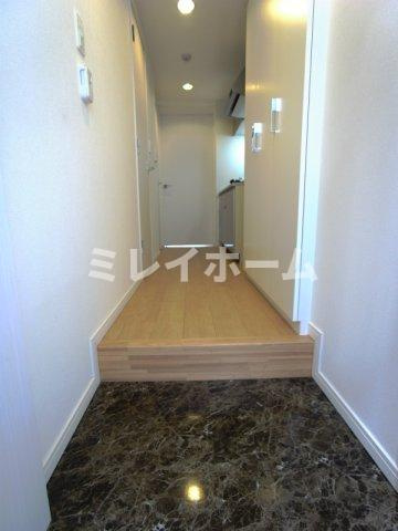 リブリ・K & W 上池台の玄関