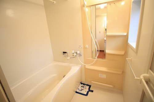 シャーメゾンさくら通り Ａの浴室