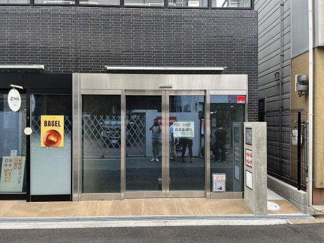 大阪市北区中崎西４丁目の店舗一部の外観