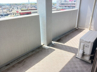 【バルコニー】 | カシリ・エスポワール | 暖かな日差しのふりそそぐバルコニー