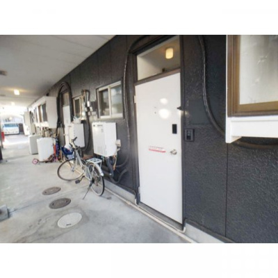 【玄関】 | 大塚ハイツ2号棟 | ゆったりとした玄関です