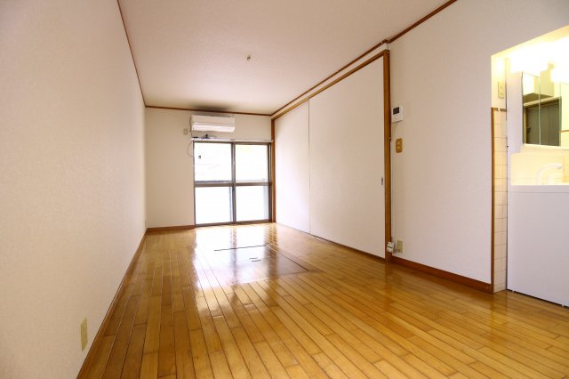 松が丘北町賃貸戸建ての居間・リビング