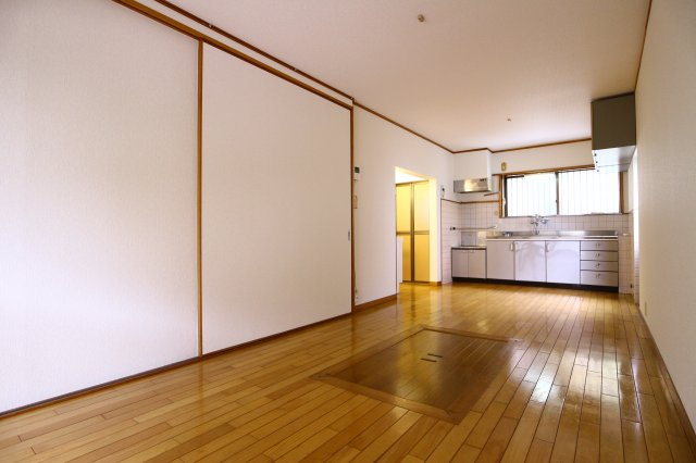 松が丘北町賃貸戸建ての居間・リビング