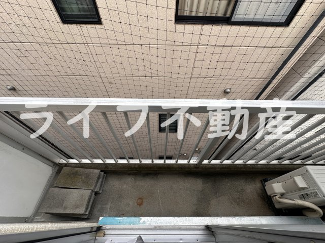 富士コーポのバルコニー|バルコニーからの眺めを楽しみながら食事をしませんか