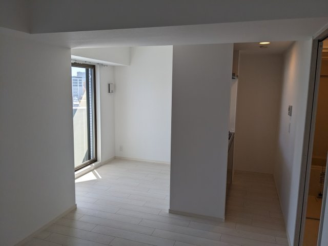 グルーブ神戸元町アリアの居間・リビング|モデル住戸901の室内写真です