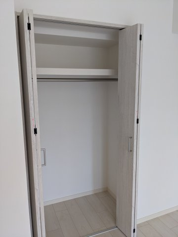 グルーブ神戸元町アリアの収納|モデル住戸901の室内写真です