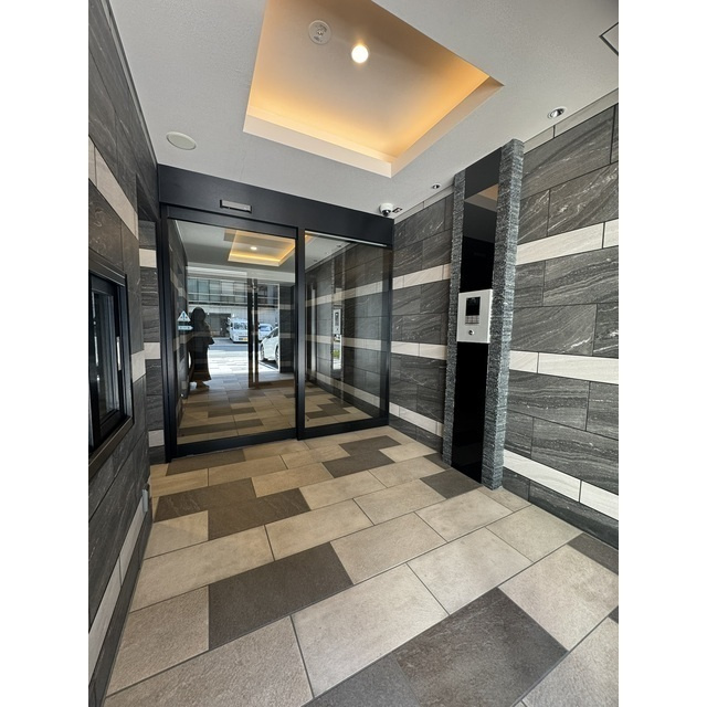 アドバンス三宮パルマのエントランス|清潔なエントランスです